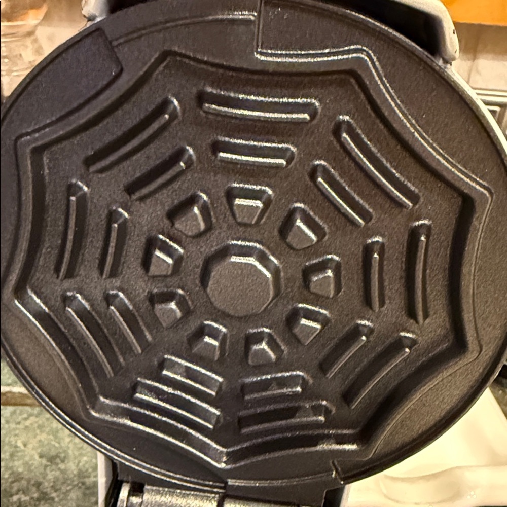 Dash spiderweb Mini Wafflemaker - Picture 8 of 8